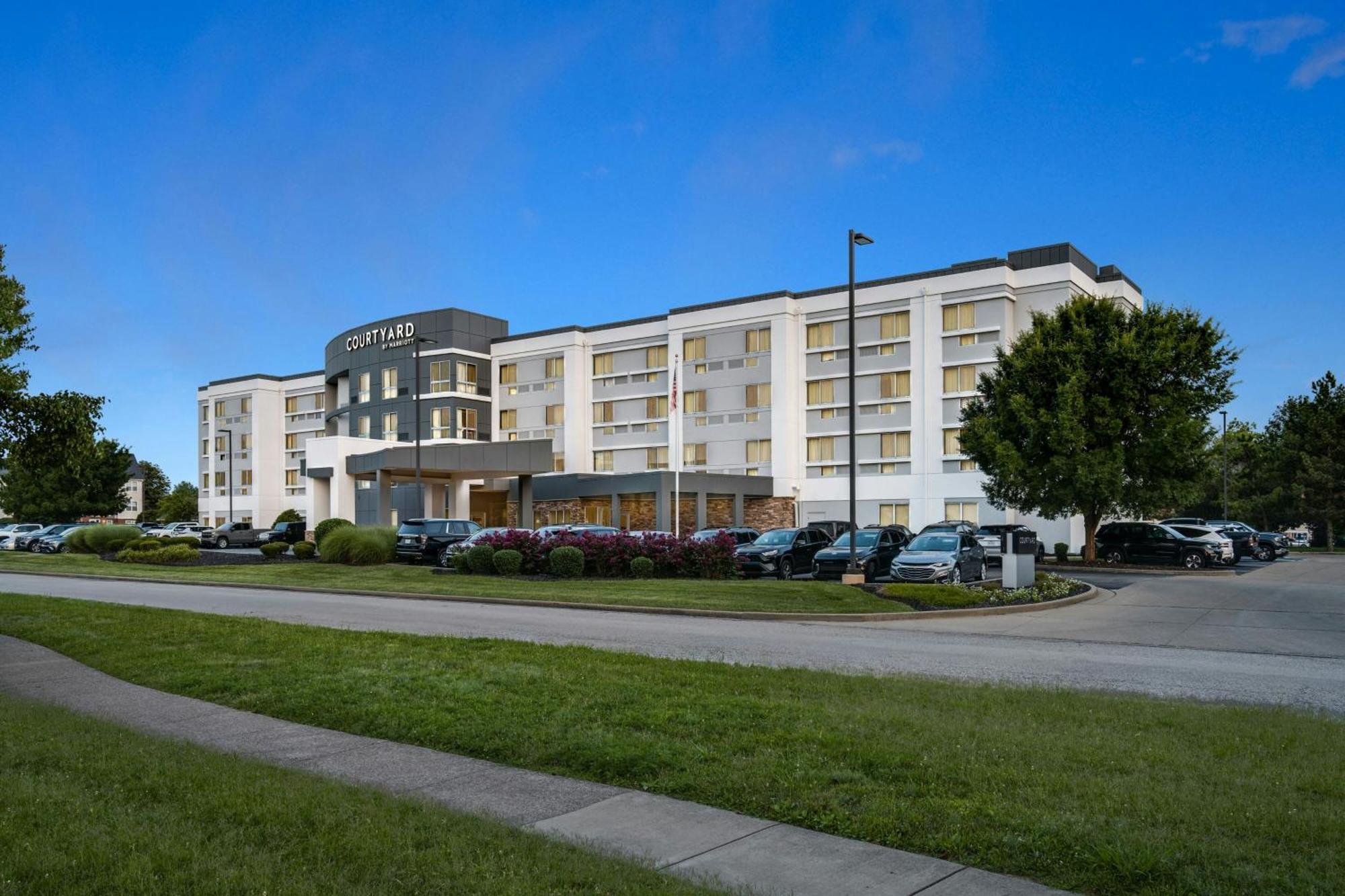 Courtyard By Marriott Evansville East Exterior photo