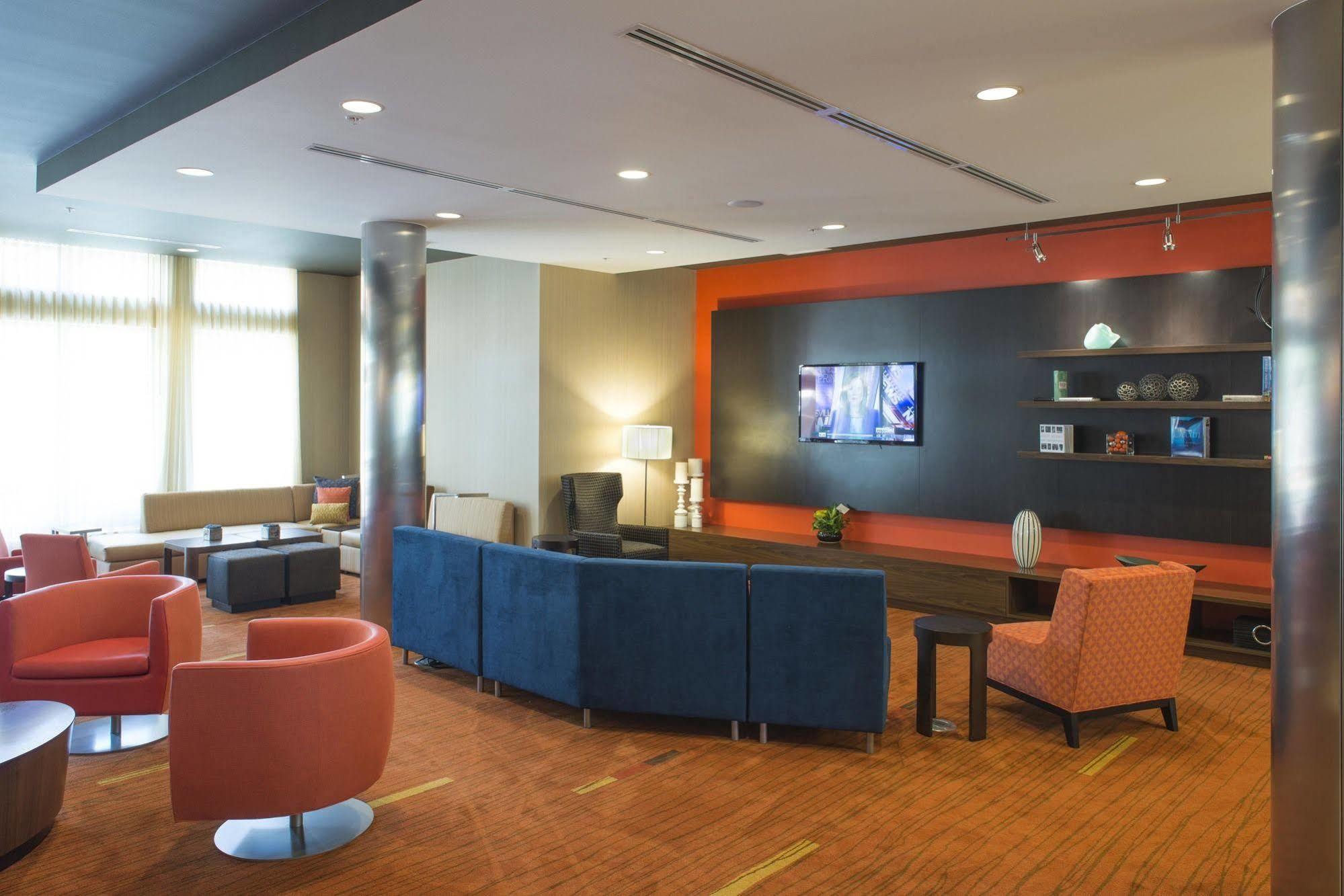 Courtyard By Marriott Evansville East Exterior photo