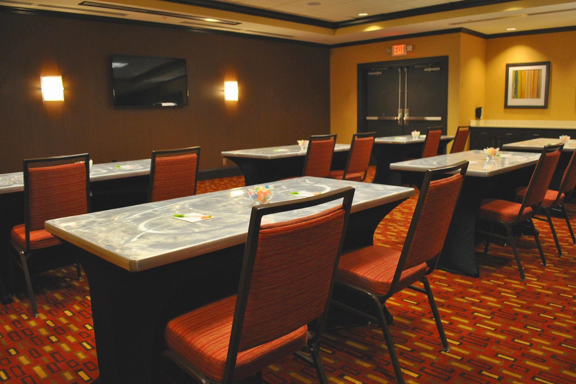 Courtyard By Marriott Evansville East Exterior photo